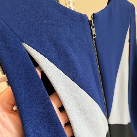 BCBG crepe dress sleeveless knee length sheath dress cutout - Picture 4 of 8